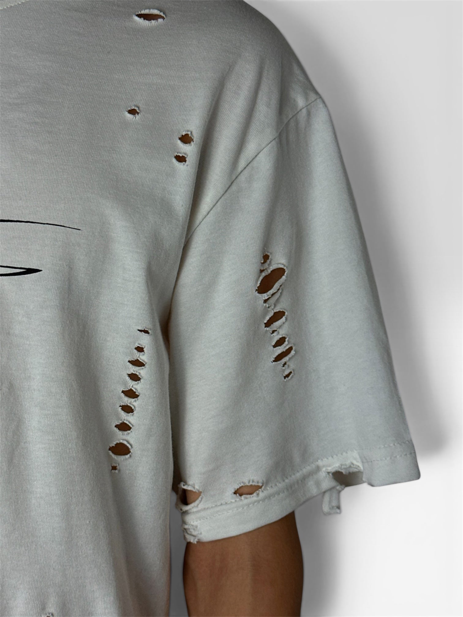 1of1 distressed calm pressure white tee