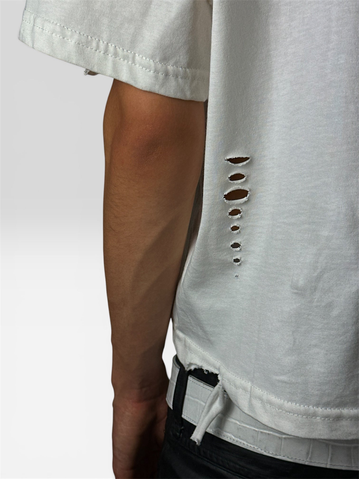 1of1 distressed calm pressure white tee