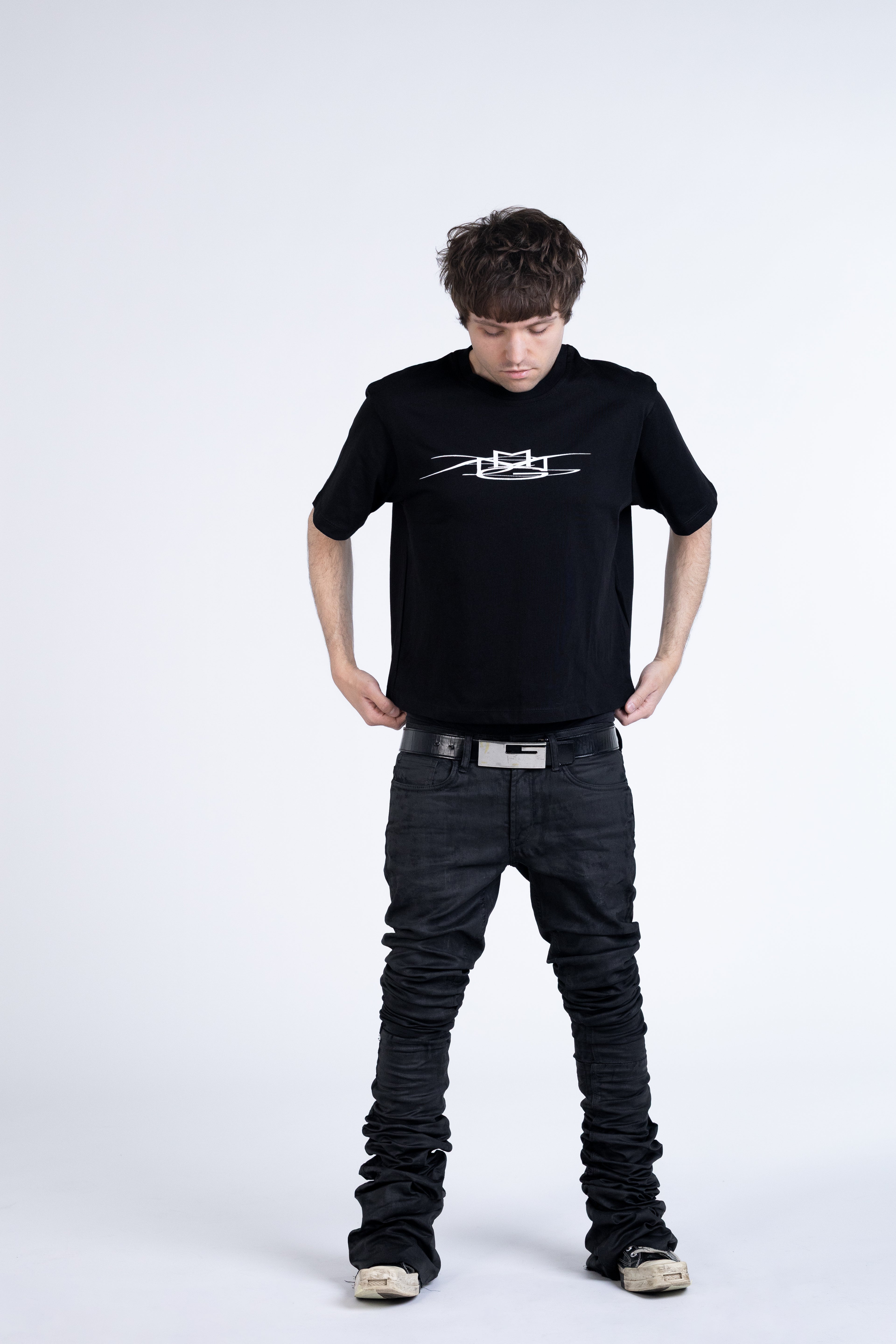 may*ach logo black tee
